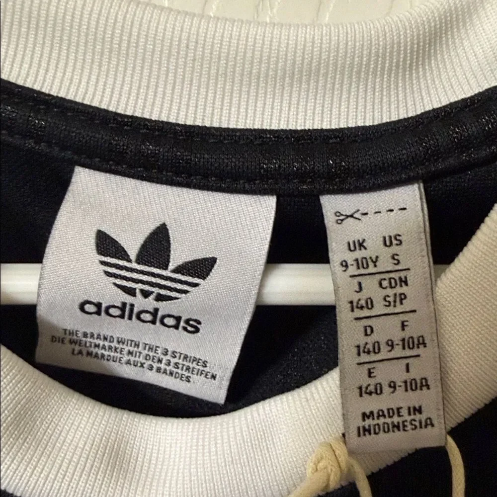 Boys Adidas Black and White T-shirt(Size 9-10yrs)